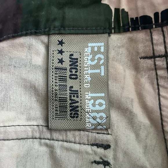 JNCO Men’s Camo Print L.A. Unit Skull Embossed Cargo Pants Sz 30 - Picture 11 of 13